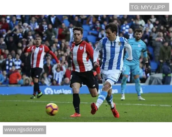 南京羽毛球队在杯赛积分榜上以92分稳居第一名展现强劲实力 南京羽毛球队在杯赛积分榜上以92分稳居第一名展现强劲实力