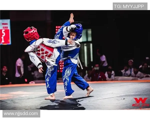 巴西足球明星频遭对手重击赛场暴力行为引发关注 巴西足球明星频遭对手重击赛场暴力行为引发关注