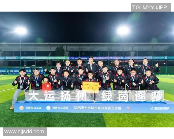 武汉足球队荣登足球状态排行榜首位展现强劲实力与团队精神 武汉足球队荣登足球状态排行榜首位展现强劲实力与团队精神