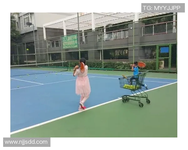 深入分析北京网球队边路渗透战术的特点与应用策略